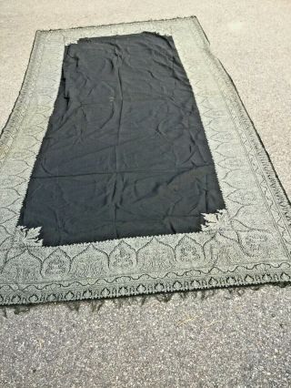 Antique Black And White Paisley In 60 X 118 Inches