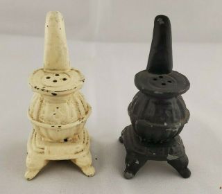 Vintage Potbelly Wood Stove Salt And Pepper Shakers Metal Woodstove