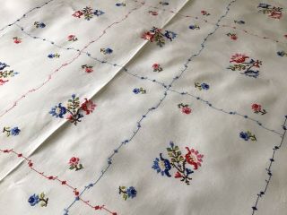Gorgeous Large Vintage Irish Linen Hand Embroidered Tablecloth Florals 94”x62”