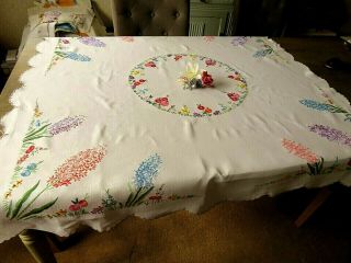 VINTAGE HAND EMBROIDERED TABLECLOTH=EXQUISITE FLOWER CIRCLE & BLOSSOM 3
