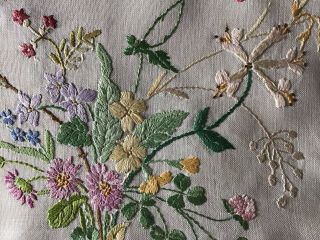 GORGEOUS VINTAGE LINEN HAND EMBROIDERED TEA COSY COVER LOVELY WILD FLOWERS 2