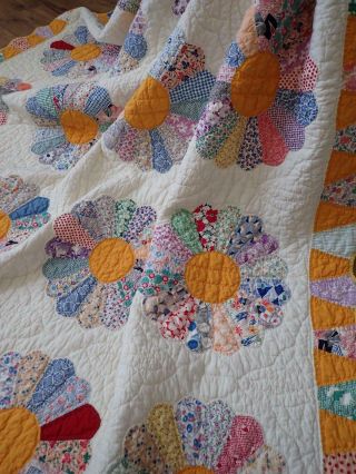 Gorgeous Feedsack Prints Vintage 30s Cheddar Dresden Plate Quilt 80x64