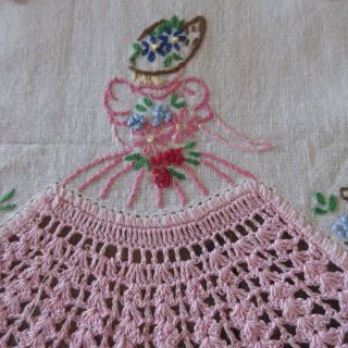 Lovely Vintage So Belles Dresser Scarf Set Runner Doilies Crochet Lace Dresses 2