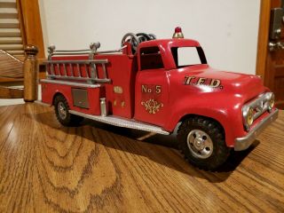 Vintage Tonka 1956 Ford Cab T.  F.  D.  PUMPER FIRE TRUCK No.  5 with Ladder & Hoses 2