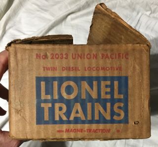 Postwar Lionel 2033 Union Pacific Twin Diesel Locomotive W Box Vintage
