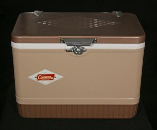 Vintage 1956 Coleman Snow Lite Diamond Cooler Beige Metal W/ Tray