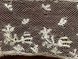 C.  1800 handmade Mechlin bobbin lace edging Austen Costume 3