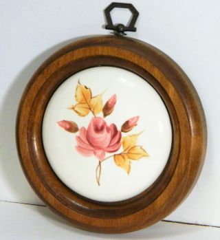 Vtg/wall Decor/plaque/ceramic Tile/round/wood Frame/pink Rose Bud/cottage Chic
