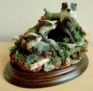 Country Artists Figurine Of Female Badger With Two Cubs,  Keith Sherwin ©1992