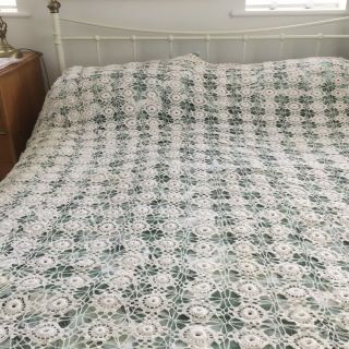 Large French Vintage Hand Crocheted Cotton Bedspread 3