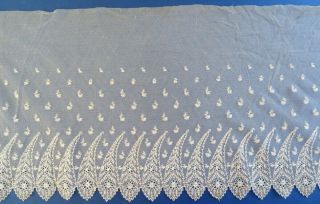 A 127 1/2 " (324cm) Length Of Antique Embroidered Tulle Lace - 14 " (35.  5cm