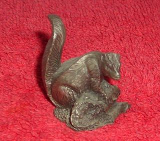 Solid Pewter By Jane Lunger The Skunk 1981 1.  5 " Figurine