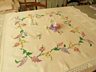 VINTAGE HAND EMBROIDERED TABLECLOTH - CIRCLE OF FLOWERS 2