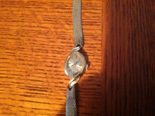 Vintage Omega 14k Solid Yellow Gold Ladies Estate Wind Up Wrist Watch running 2