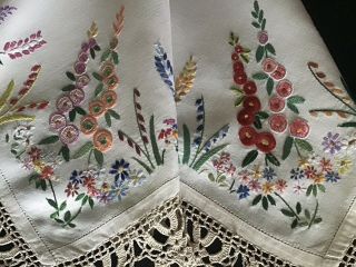 Stunning Vintage Hand Embroidered Tablecloth Cottage Garden Florals/lace Trim
