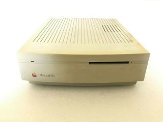 Vintage Apple Macintosh Iisi Computer Powers On And Loads Os