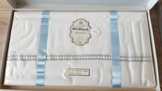 Boxed Vintage Irish Linen Lace Sheet & Pillow Case Set - 70/104 2