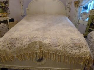 Vintage Off White Crochet Lace Bed Coverlet With Fringe 84x75
