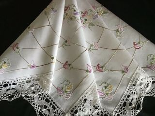 Stunning Vintage Linen Hand Embroidered Tablecloth Trailing Sweet Peas & Lace