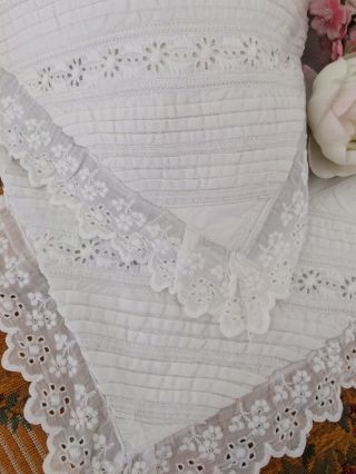 Vintage White Pair Pillowcases Broderie Anglaise Lace Edge Pintuck Corner
