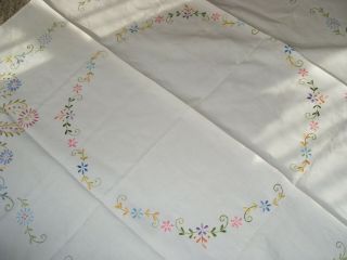 Hand embroidered heavy linen tablecloth with circle of flowers & to corners fab 3