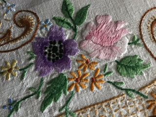 VINTAGE LINEN HAND EMBROIDERED TRAY CLOTH ROSES/ANEMONES/DAISIES 2