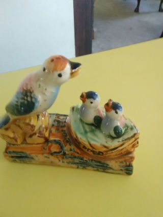 Vintage Bird And 2 Chicks In Nest On Branch Ceramic Salt And Pepper Shakers