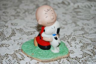 Vintage 2000 Peanuts Gallery Porcelain Figurine " Hugs " Charlie Brown & Snoopy