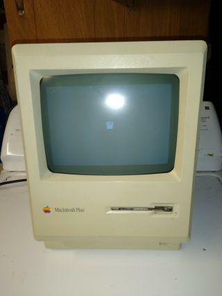 Apple Computer Classic Macintosh Plus 1mb Model M0001a Rare Vintage Pc