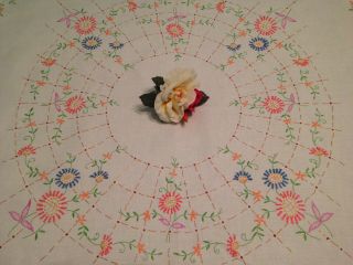 Vintage Hand Embroidered Tablecloth Circle Of Pretty Trailing Flowers