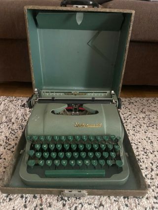 Vintage Underwood Deluxe Green Typewriter With Case