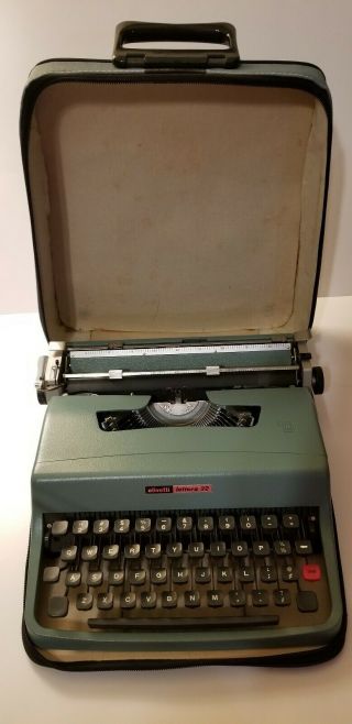 Vintage 1960s Olivetti Lettera 32 Typewriter W/case Made In Spain
