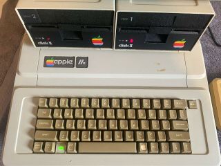 Vintage Apple IIe (2e) Computer with Monitor III & 2 Floppy Drives 2