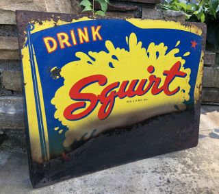 Vtg 1941 Squirt Flange Sign Tin 18” Drink Squirt Tart Sweet Soda Pop - Barn Fire