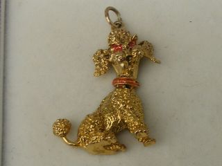 A Heavy Vintage 5.  1gm 9ct Gold Large Poodle Sitting Down Charm/pendant/fob