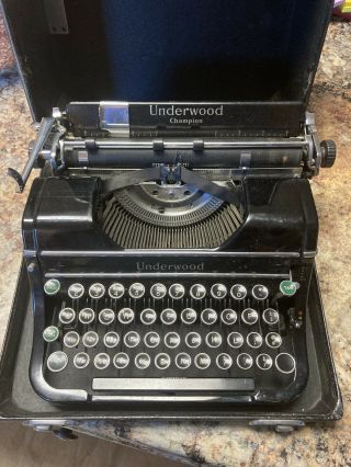 Vintage Underwood Champion Typewriter 1936 With Case