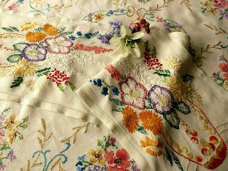 Vintage Hand Embroidered Table Runner/dresser Scarf - Vase & Flowers