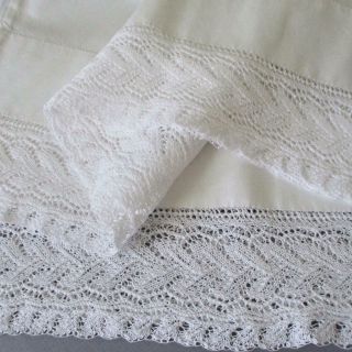 Pr Vintage White Linen Pillow Cases Hand Embroidered Flower Baskets W Lace Trim