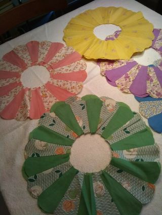 Vintage Fab 19 Cotton Quilt Dresden Plates hand stitched 1930 ' s or 40 ' s. 3