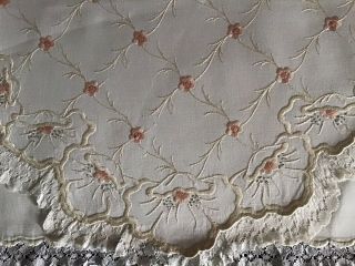 GORGEOUS VINTAGE HAND EMBROIDERED NIGHTDRESS CASE PRETTY FLORALS/BOBBIN LACE 3