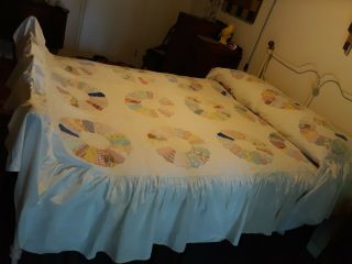 Antique Hand Appliqued Dresden Plate Feedsack Quilt Top With Attached Bedskirt