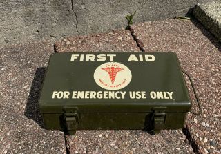 Vintage Wwii Us Army Medical Department Jeep First Aid Kit Metal Box Military