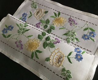 Lovely Vintage Irish Linen Hand Embroidered Tray Cloth Pretty Florals