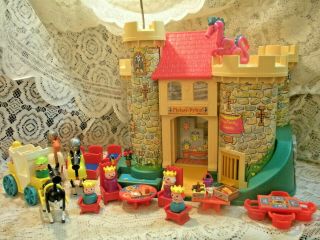 Vintage Fisher Price Little People Play Family Castle 993 Complete