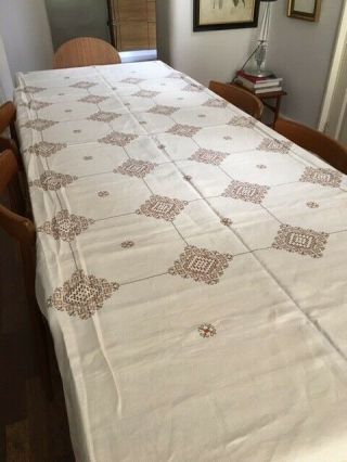 Vintage Large Hand Embroidered Linen Tablecloth & 8 Napkins. 2