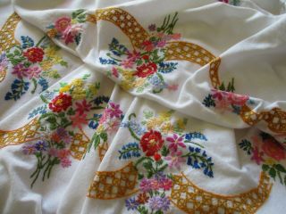 Vintage Hand Embroidered Tablecloth - Pretty Floral 