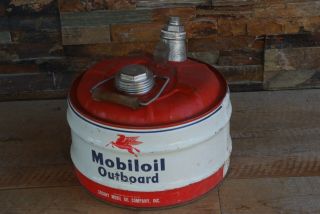 Vintage Mobil Oil 2.  5 Gal.  Outboard Gas Can With Pegasus