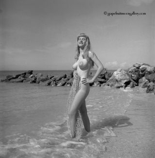 Fine Vintage 1959 Bunny Yeager Pin - Up Camera Negative Fine Art Nudes In Naples