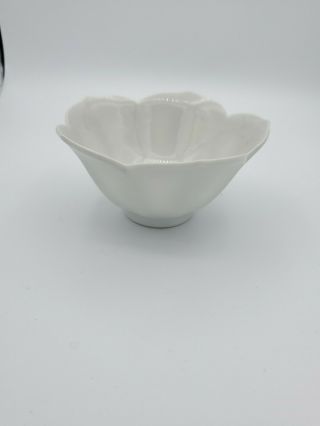 Vintage White Porcelain Tulip Lotus Small Bowl 4 1/2 " Diameter,  2.  5 " Tall