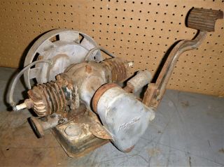 Old Vintage Maytag 2 Cylinder Twin Motor 72 - D Washing Machine Engine Turns